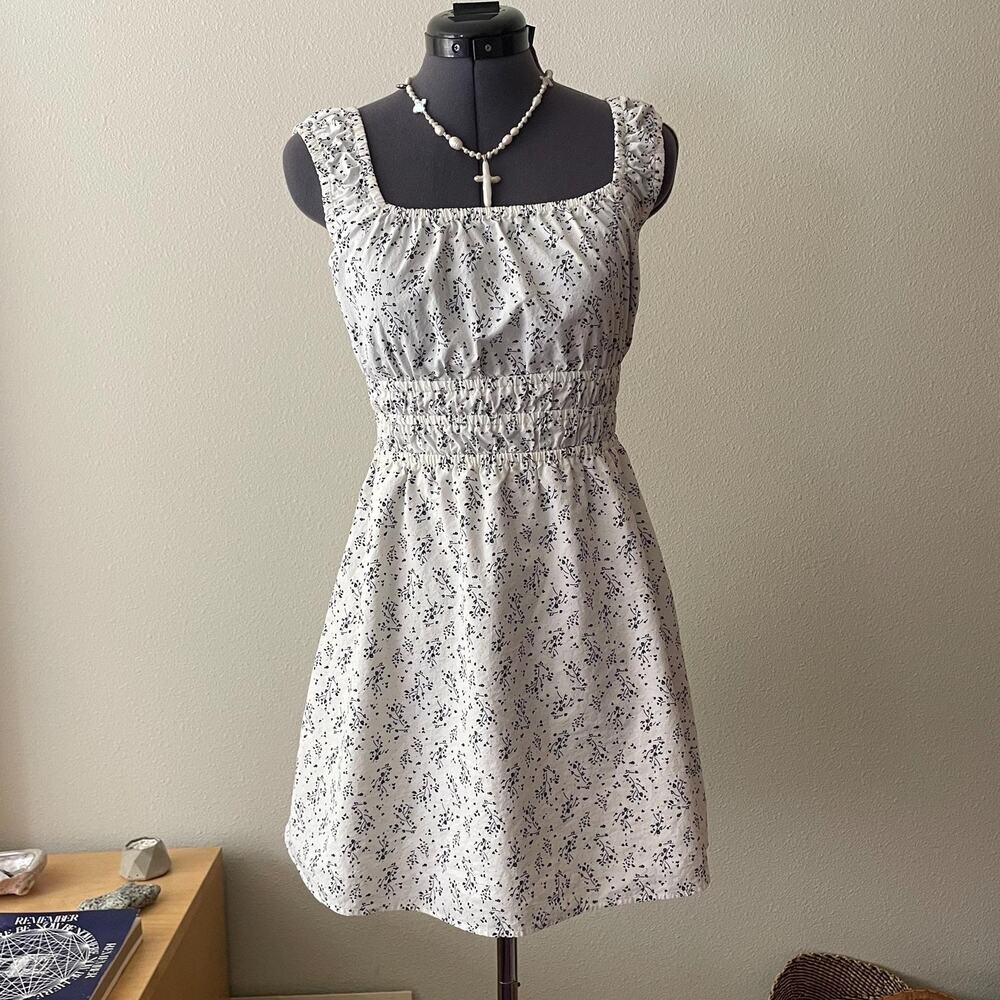 White Floral Cottagecore Coquette Dainty Milkmaid Dress | Size XS
